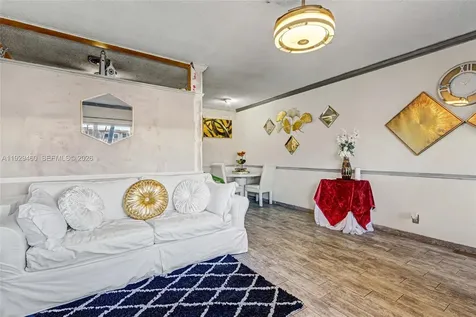 815 SW 10th Terrace Hallandale Beach FL 33009