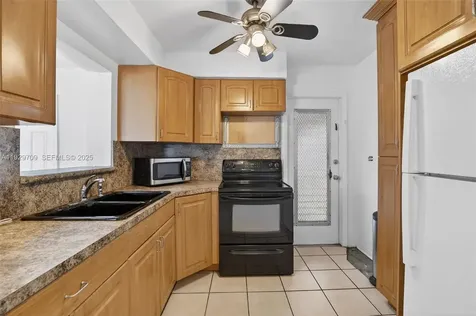 6560 Sherman Street Hollywood FL 33024