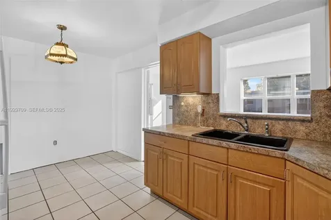 6560 Sherman Street Hollywood FL 33024