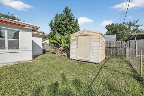 6560 Sherman Street Hollywood FL 33024