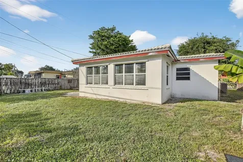 6560 Sherman Street Hollywood FL 33024