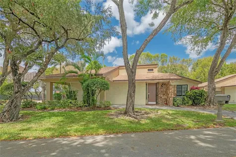 8097 Royal Palm Circle Tamarac FL 33321