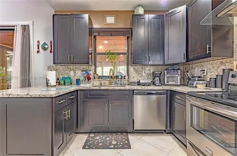 8097 Royal Palm Circle Tamarac FL 33321