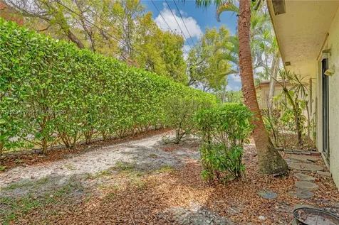 8097 Royal Palm Circle Tamarac FL 33321
