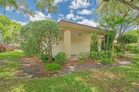 8097 Royal Palm Circle Tamarac FL 33321