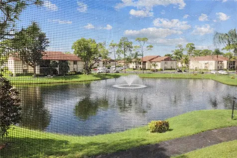 313 Knotty Pine Circle Green Acres FL 33463