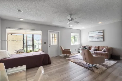 313 Knotty Pine Circle Green Acres FL 33463