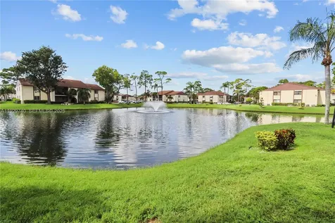313 Knotty Pine Circle Green Acres FL 33463