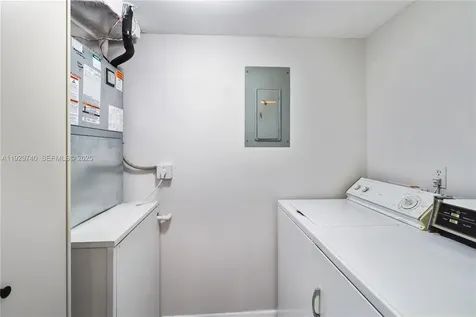 313 Knotty Pine Circle Green Acres FL 33463