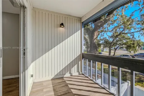9208 N Connechusett Road Tampa FL 33617