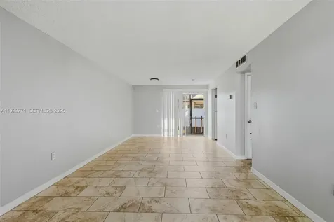 9208 N Connechusett Road Tampa FL 33617