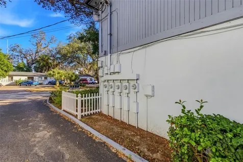 9208 N Connechusett Road Tampa FL 33617