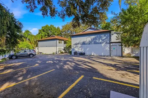 9208 N Connechusett Road Tampa FL 33617