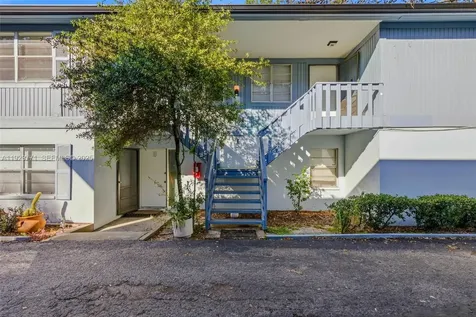 9208 N Connechusett Road Tampa FL 33617