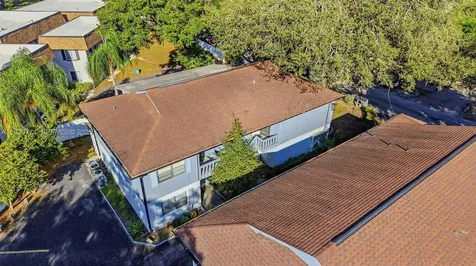 9208 N Connechusett Road Tampa FL 33617