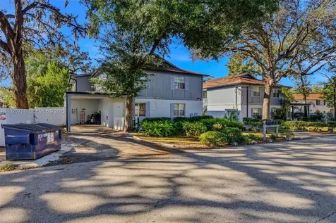 9208 N Connechusett Road Tampa FL 33617
