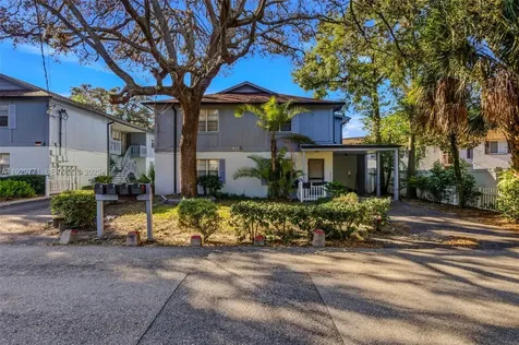 9208 N Connechusett Road Tampa FL 33617