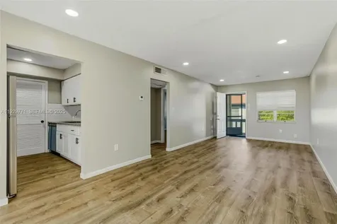 9208 N Connechusett Road Tampa FL 33617
