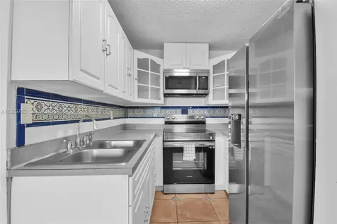 9682 Fontainebleau Boulevard Miami FL 33172