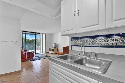 9682 Fontainebleau Boulevard Miami FL 33172