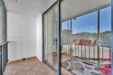 9682 Fontainebleau Boulevard Miami FL 33172