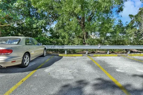 9682 Fontainebleau Boulevard Miami FL 33172