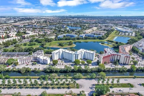 9682 Fontainebleau Boulevard Miami FL 33172