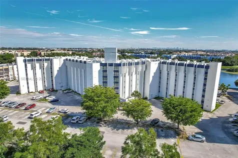 9682 Fontainebleau Boulevard Miami FL 33172