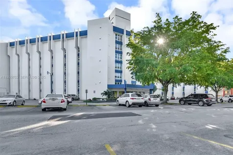 9682 Fontainebleau Boulevard Miami FL 33172