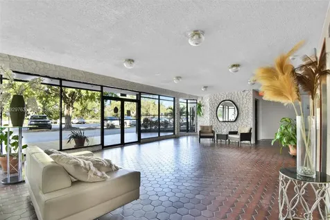 9682 Fontainebleau Boulevard Miami FL 33172