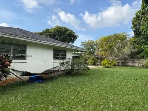 8865 SW 176th Terrace Palmetto Bay FL 33157