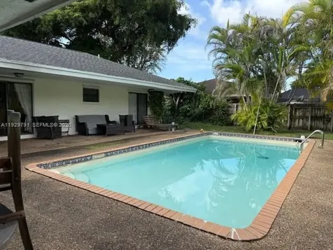 8865 SW 176th Terrace Palmetto Bay FL 33157