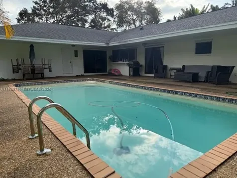 8865 SW 176th Terrace Palmetto Bay FL 33157