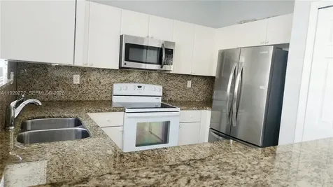2715 SE 15 Place Homestead FL 33035