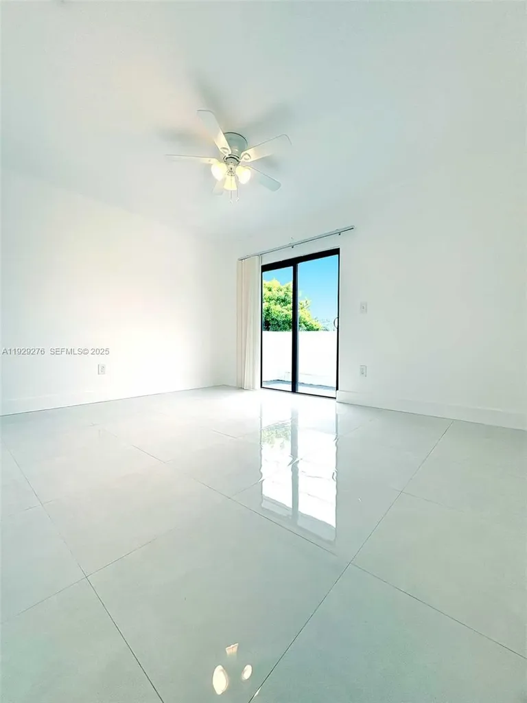 3079 NW 11th Street Miami FL 33125