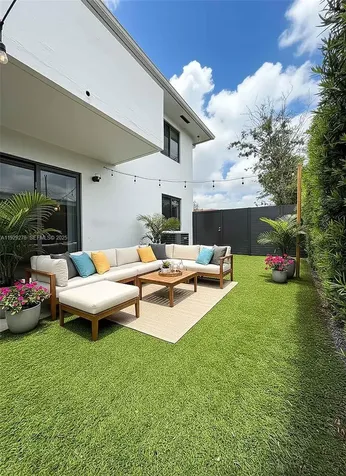 3079 NW 11th Street Miami FL 33125