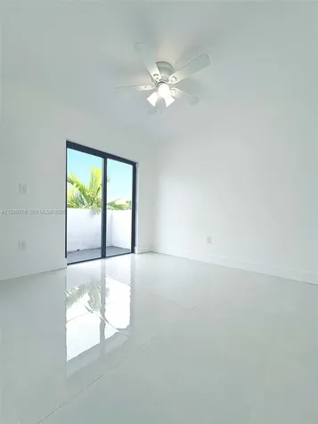 3079 NW 11th Street Miami FL 33125