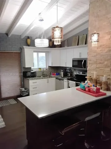 911 W Country Club Circle Plantation FL 33317