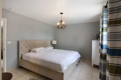 3813 S Lake Terrace Miramar FL 33023