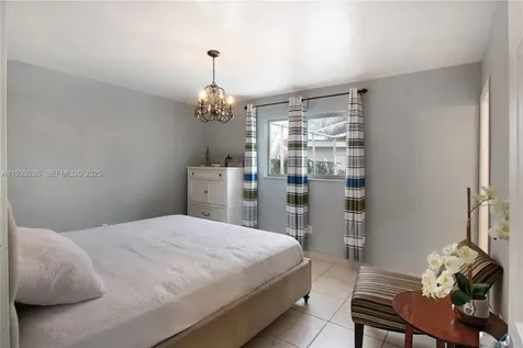 3813 S Lake Terrace Miramar FL 33023