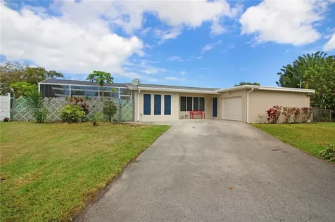 3813 S Lake Terrace Miramar FL 33023