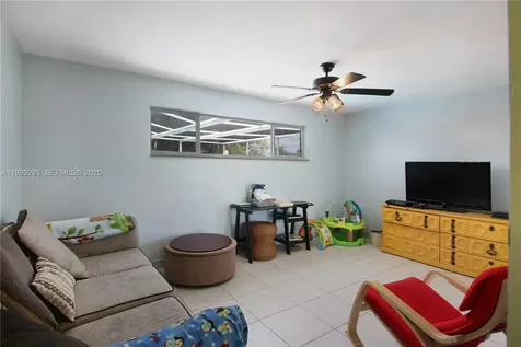 3813 S Lake Terrace Miramar FL 33023