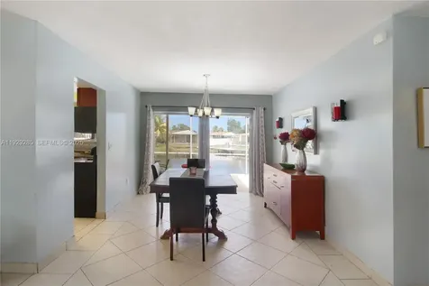 3813 S Lake Terrace Miramar FL 33023
