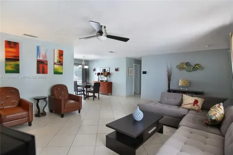 3813 S Lake Terrace Miramar FL 33023