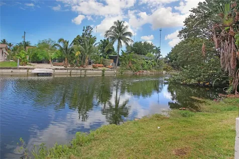 3813 S Lake Terrace Miramar FL 33023