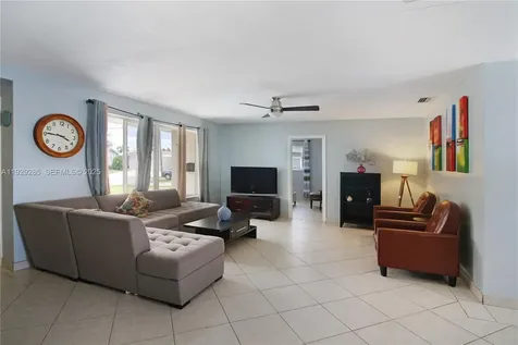 3813 S Lake Terrace Miramar FL 33023
