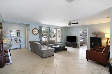 3813 S Lake Terrace Miramar FL 33023