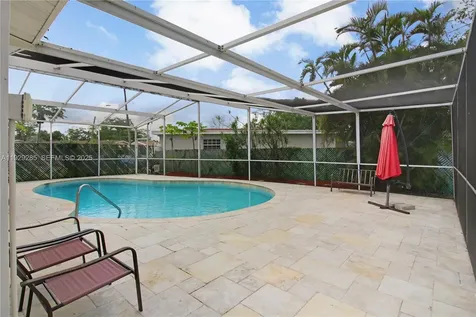 3813 S Lake Terrace Miramar FL 33023