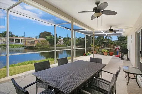 3813 S Lake Terrace Miramar FL 33023