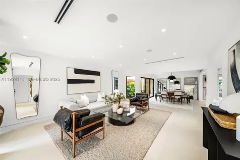1815 Fairhaven Place Miami FL 33133